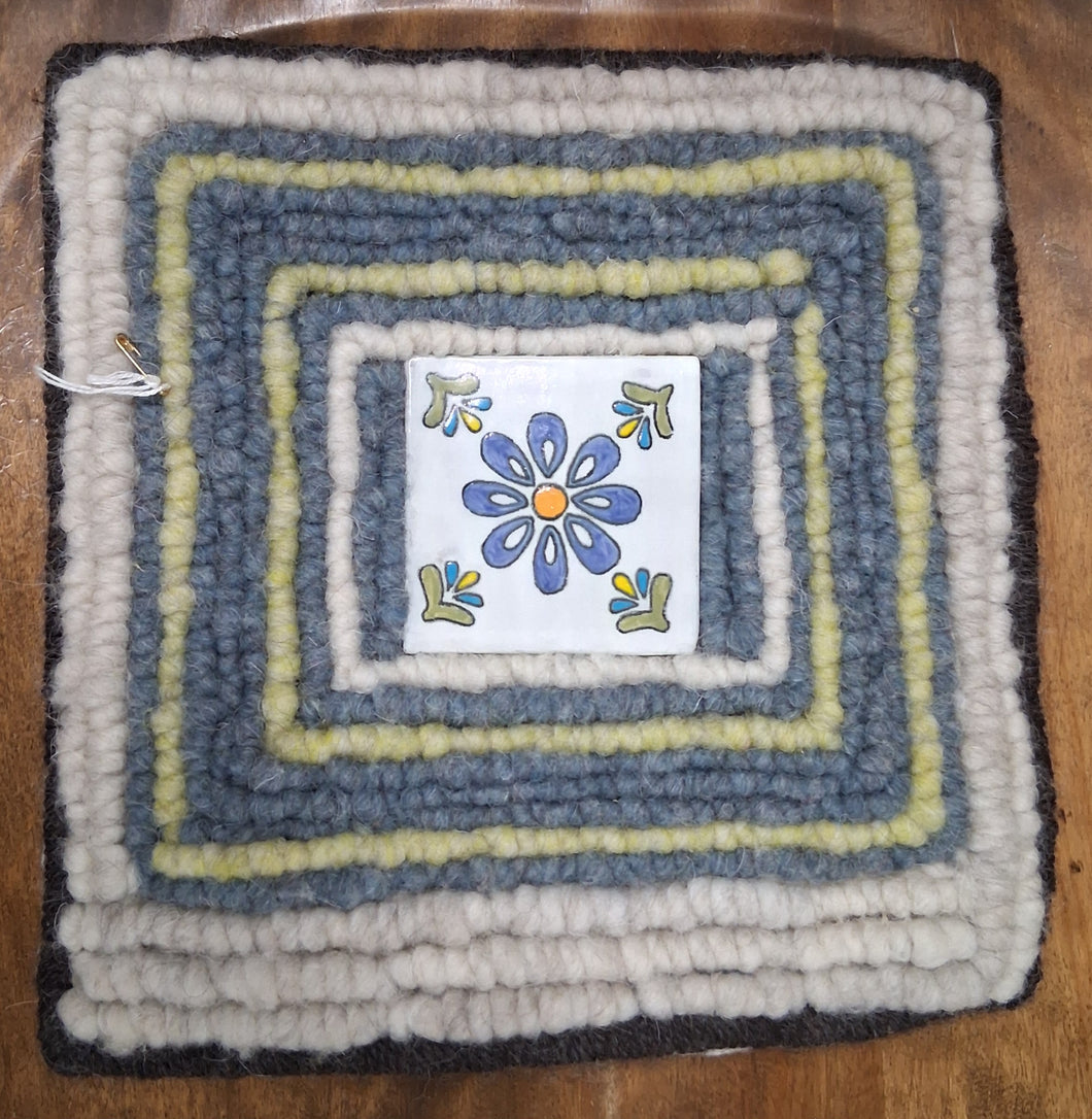 Large Lockerhooked Trivet