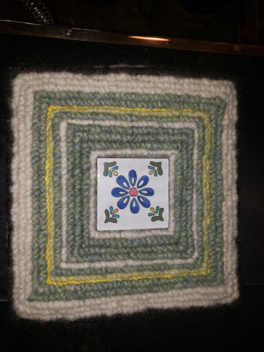 Large Lockerhooked Trivet